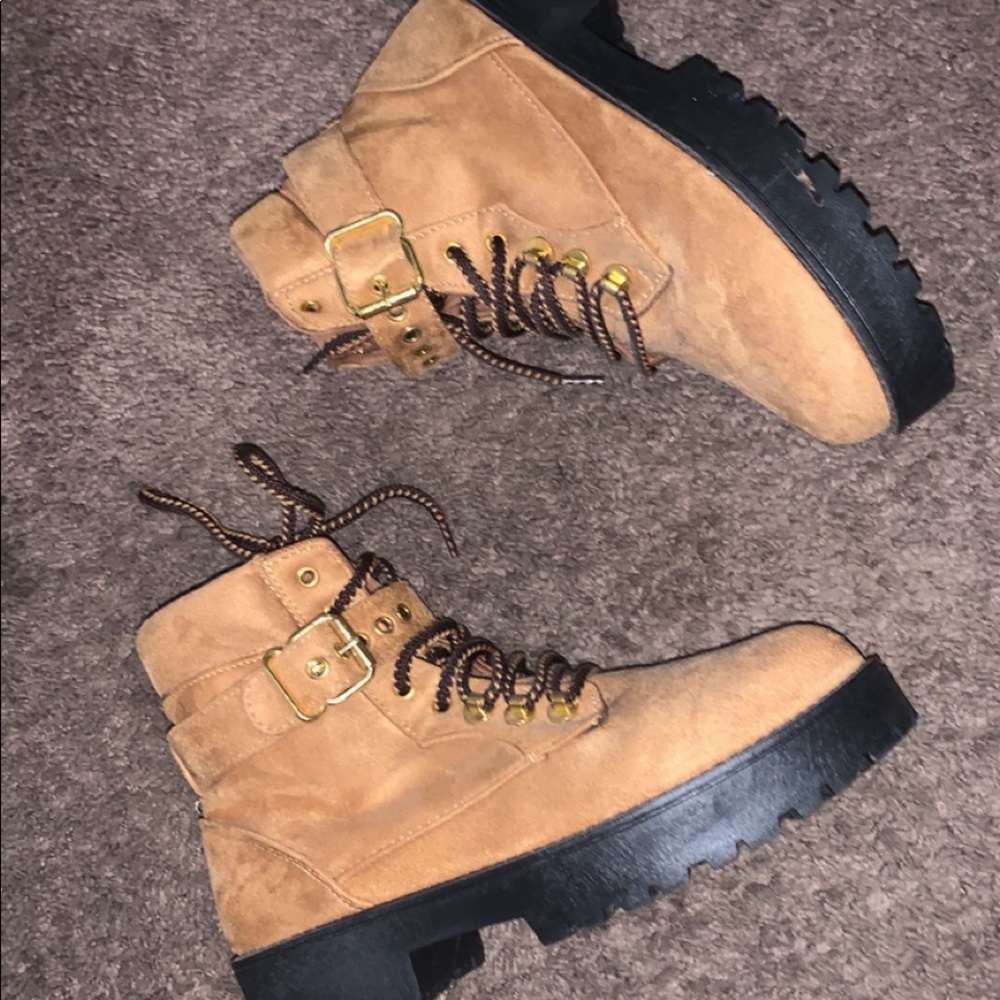 Boots - Picture 3 of 5